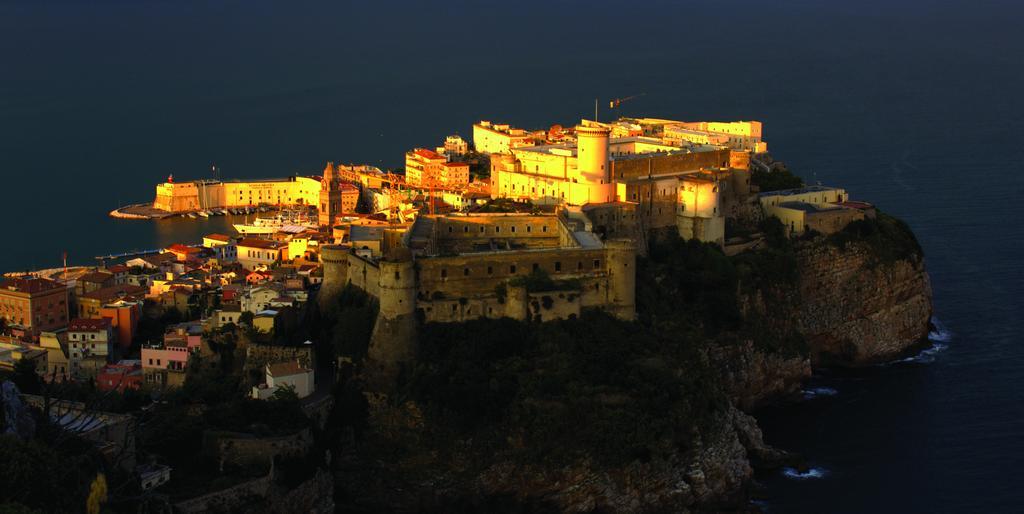 Medieval Flat Gaeta Buitenkant foto